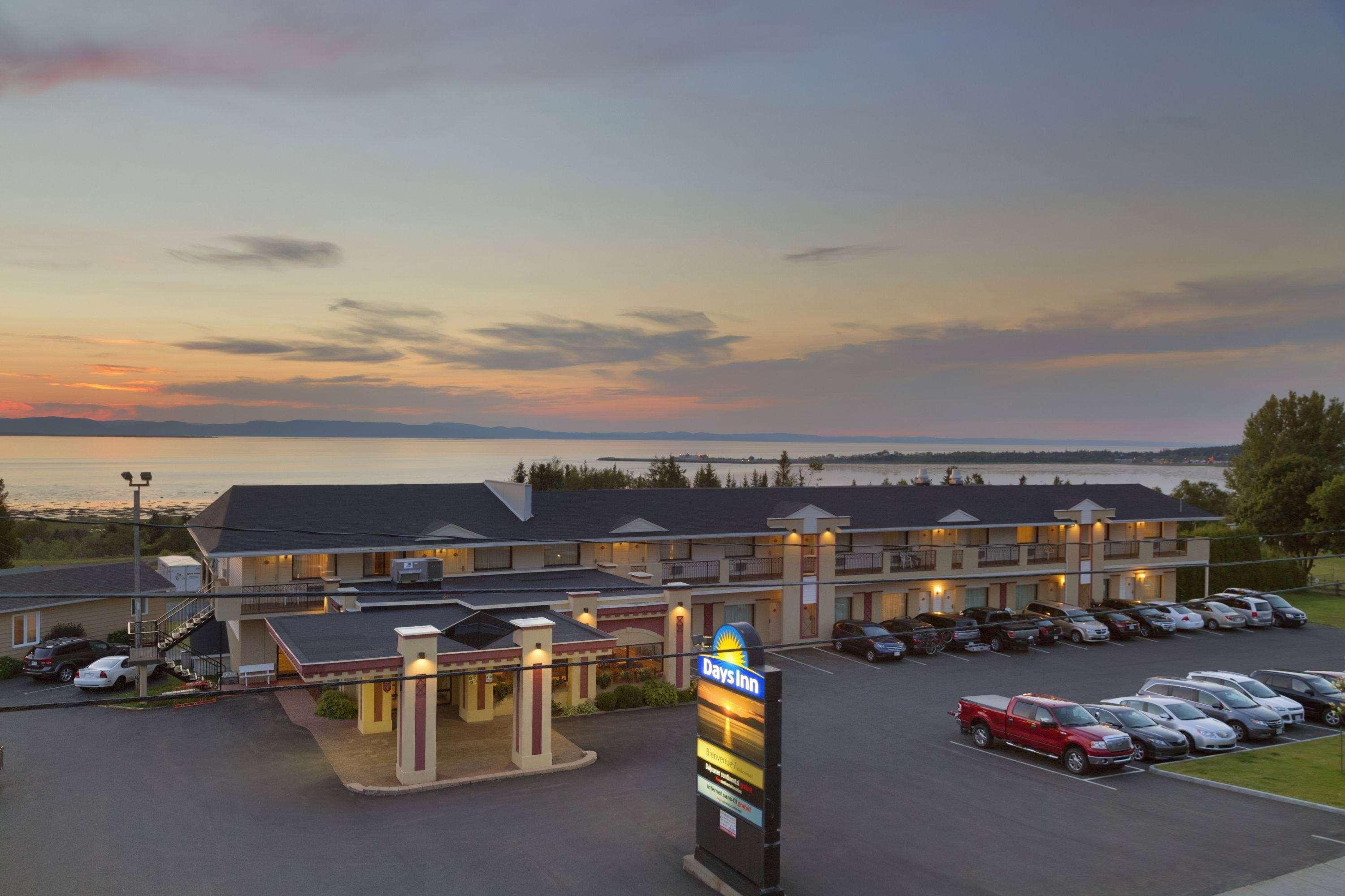 Days Inn By Wyndham Rivière-du-Loup Exterior foto