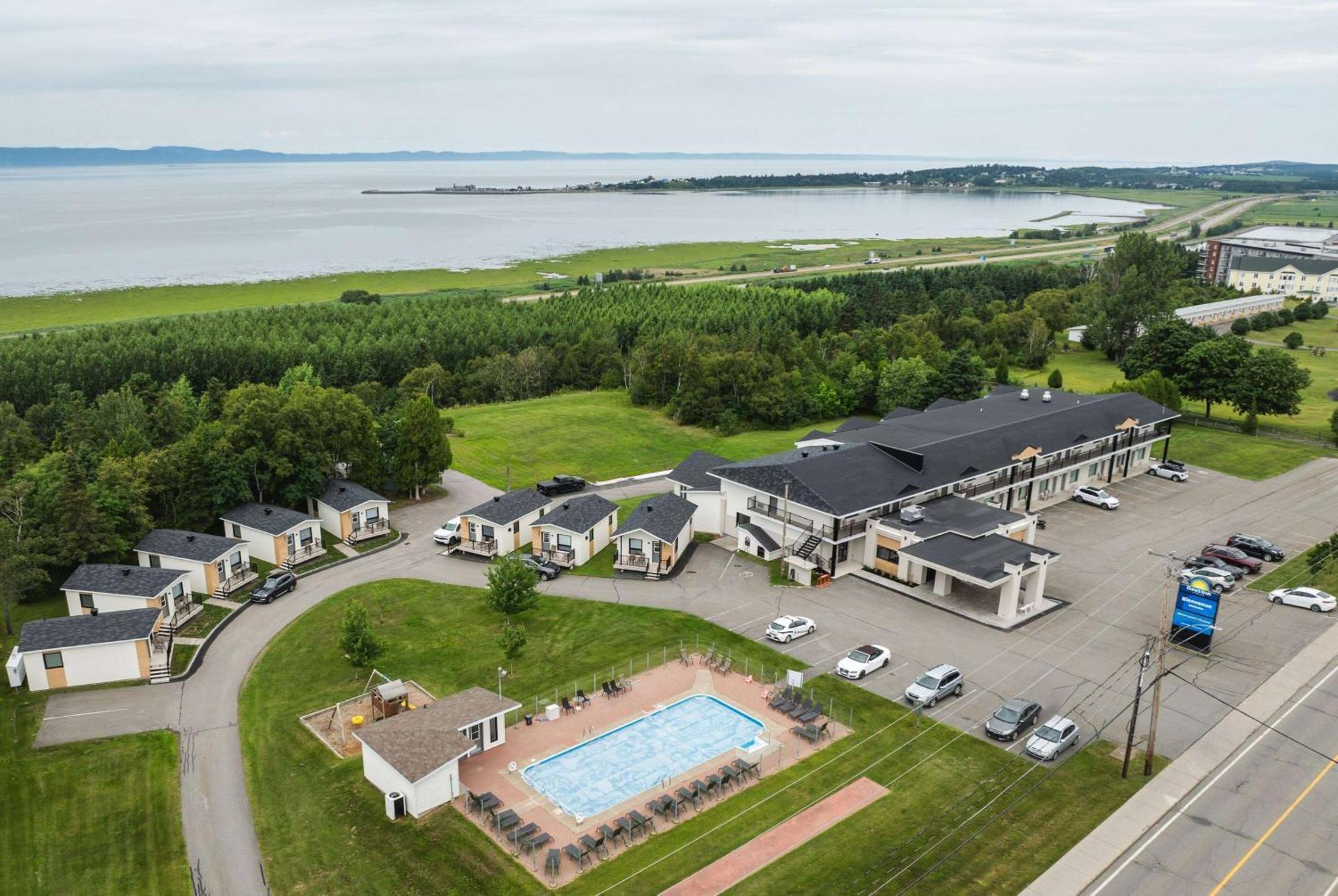Days Inn By Wyndham Rivière-du-Loup Exterior foto